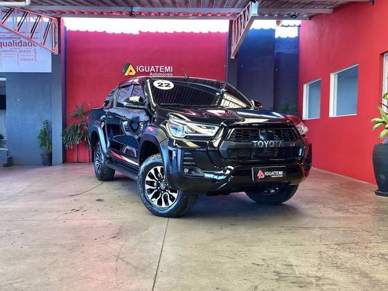 TOYOTA HILUX 2.8 D-4D TURBO DIESEL CD GR-S 4X4 AUTOMÁTICO TOYOTA HILUX 2.8 D-4D TURBO DIESEL CD GR-S 4X4 AUTOMÁTICO